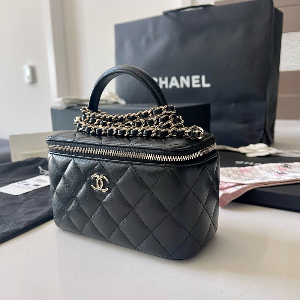Chanel Lambskin Quilted Small Top Handle Vanity Case With Chain Black
